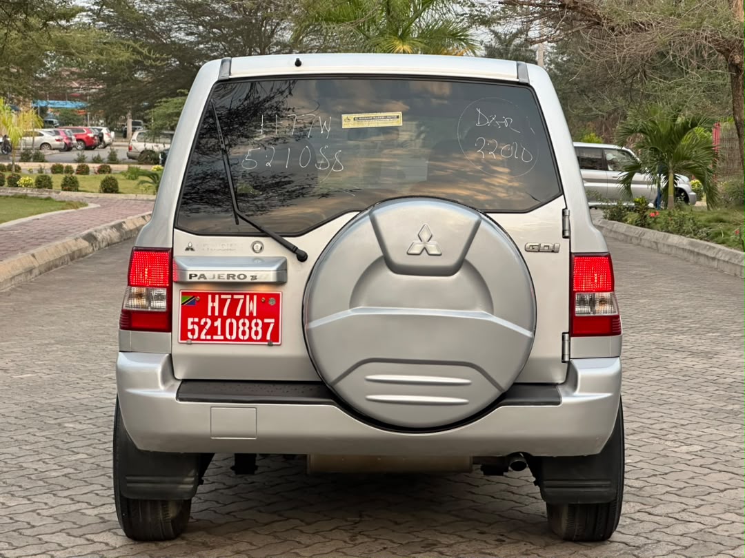 Mitsubishi Pajero GDI thumbnail 9